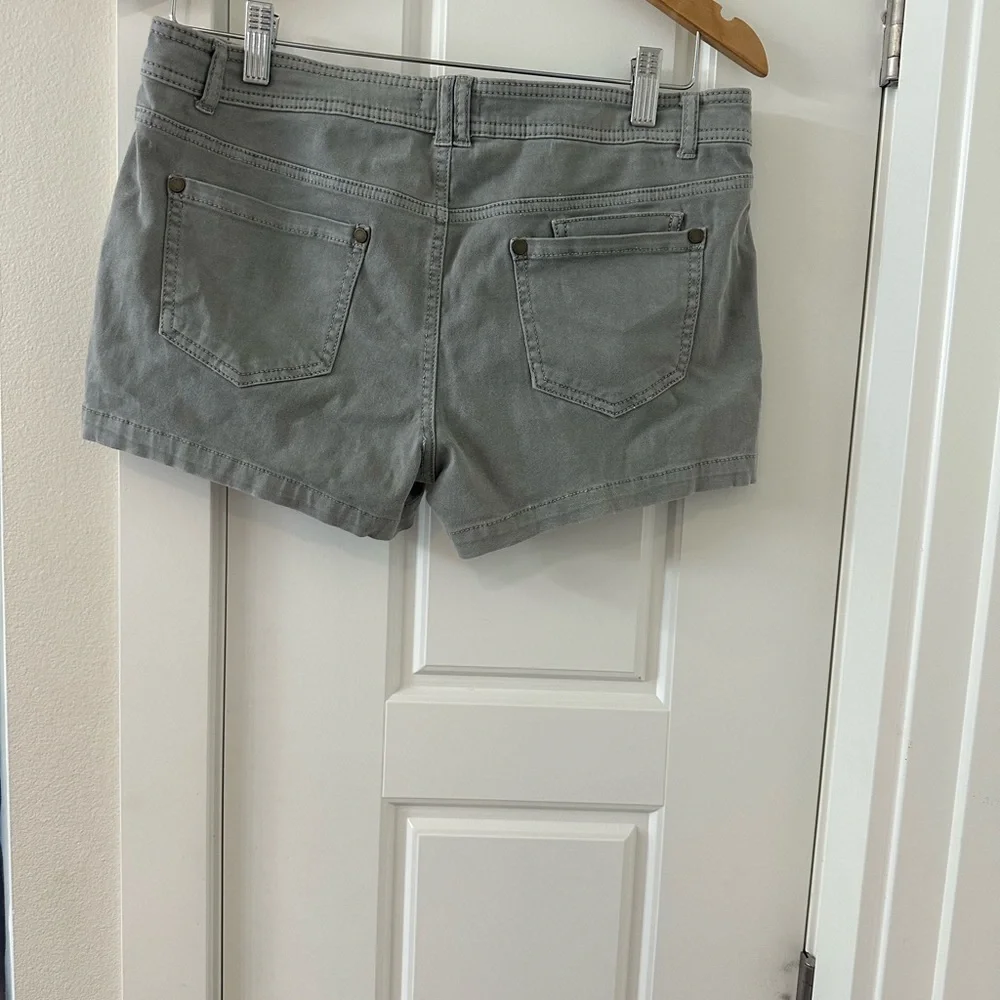 Hinge Gray Cargo Shorts Casual Style - Picture 2 of 3